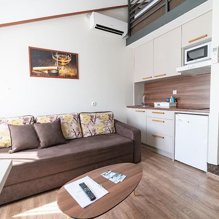 Atrijum Apartments And Rooms Kladovo Esterno foto