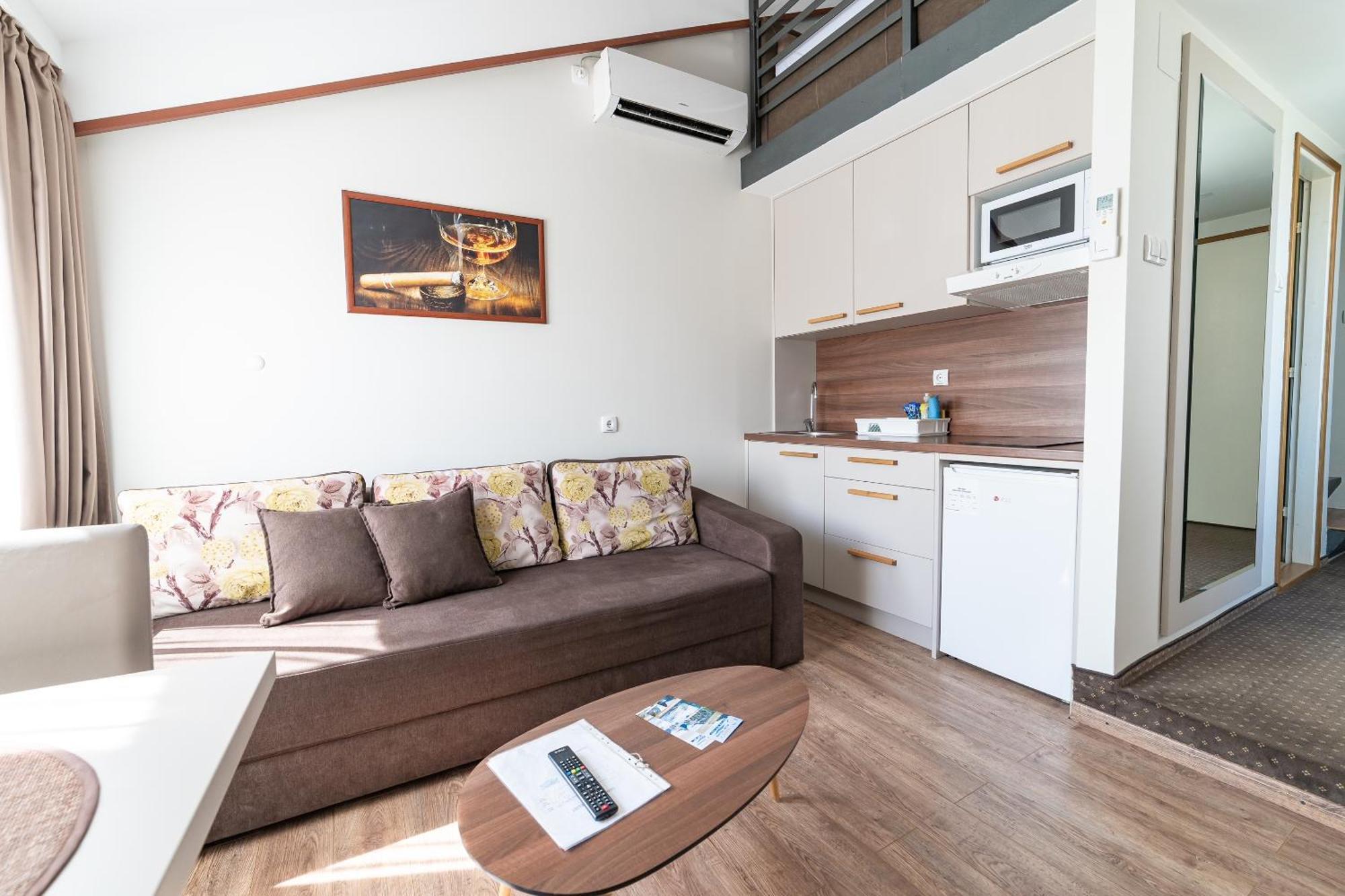 Atrijum Apartments And Rooms Kladovo Esterno foto