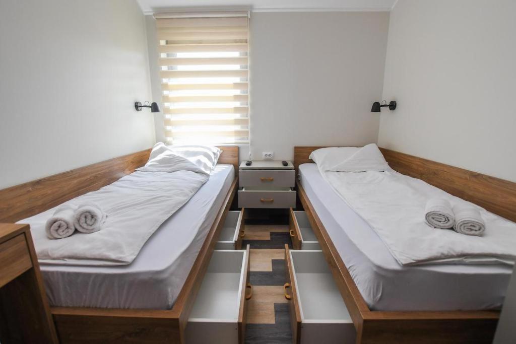 Atrijum Apartments And Rooms Kladovo Esterno foto