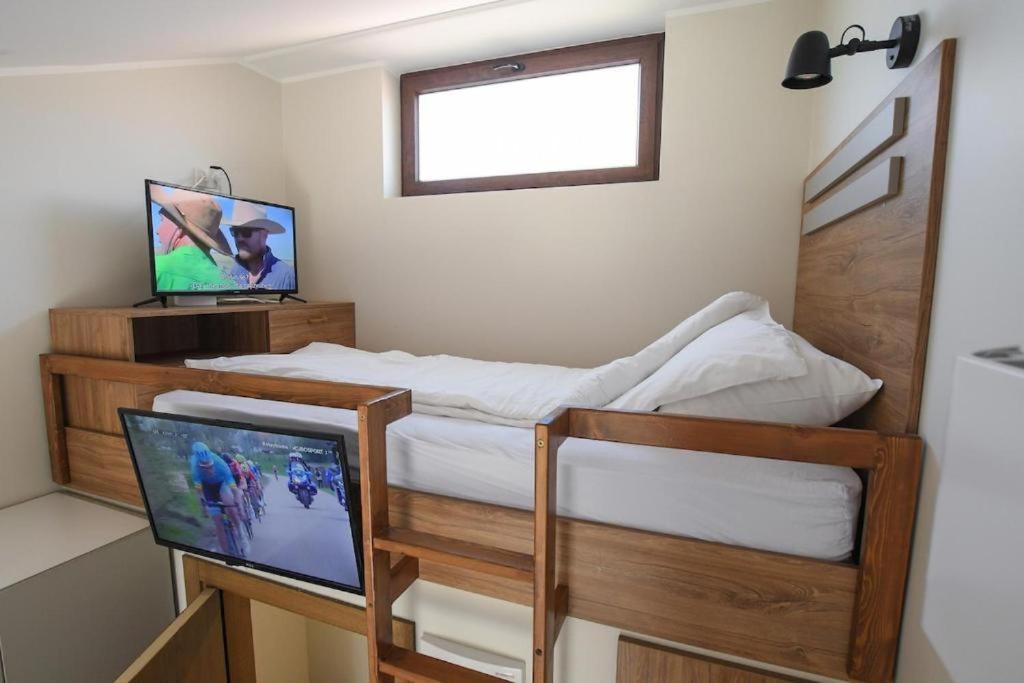 Atrijum Apartments And Rooms Kladovo Esterno foto