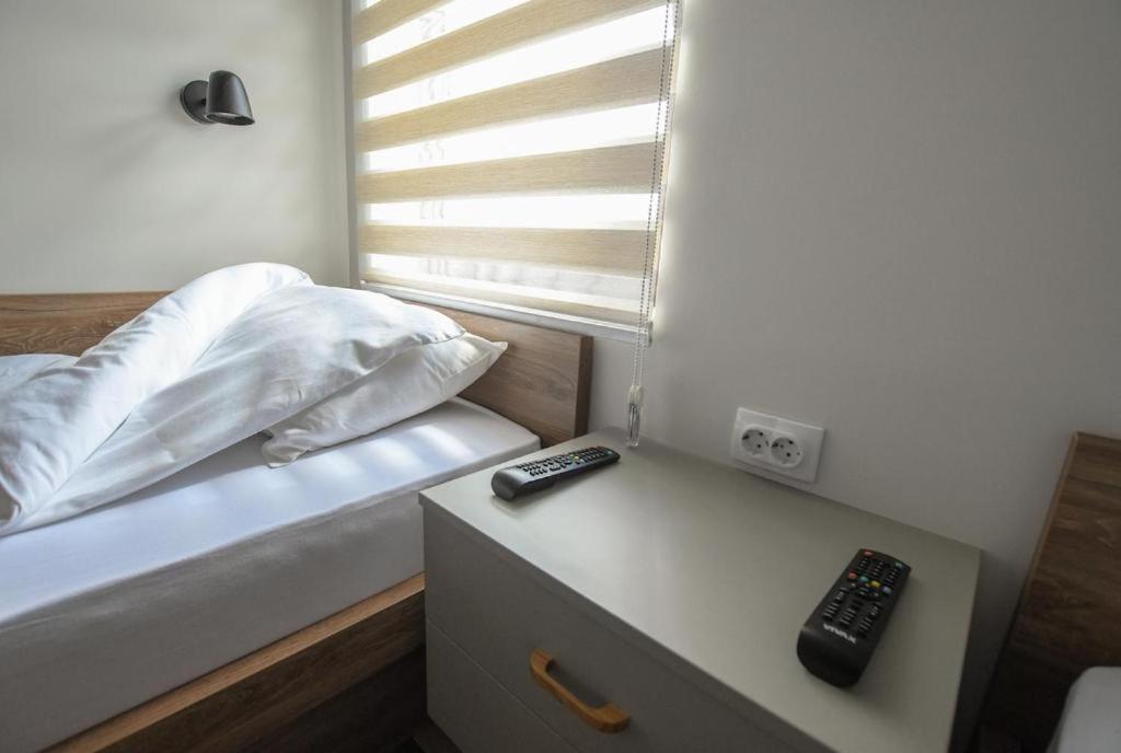 Atrijum Apartments And Rooms Kladovo Esterno foto