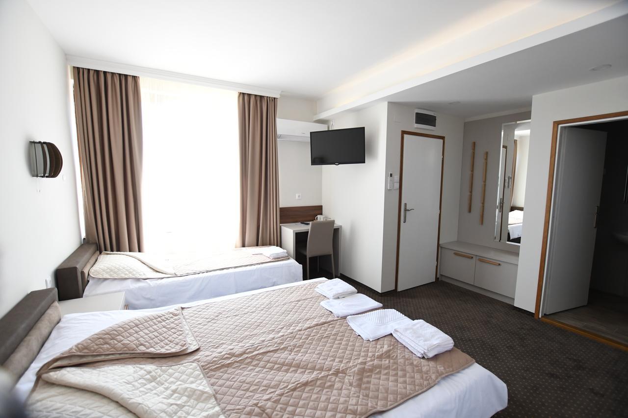Atrijum Apartments And Rooms Kladovo Esterno foto